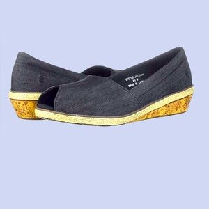 NWOT Grasshoppers OrthoLite Peep Toe Denim Wedge Comfort Shoe